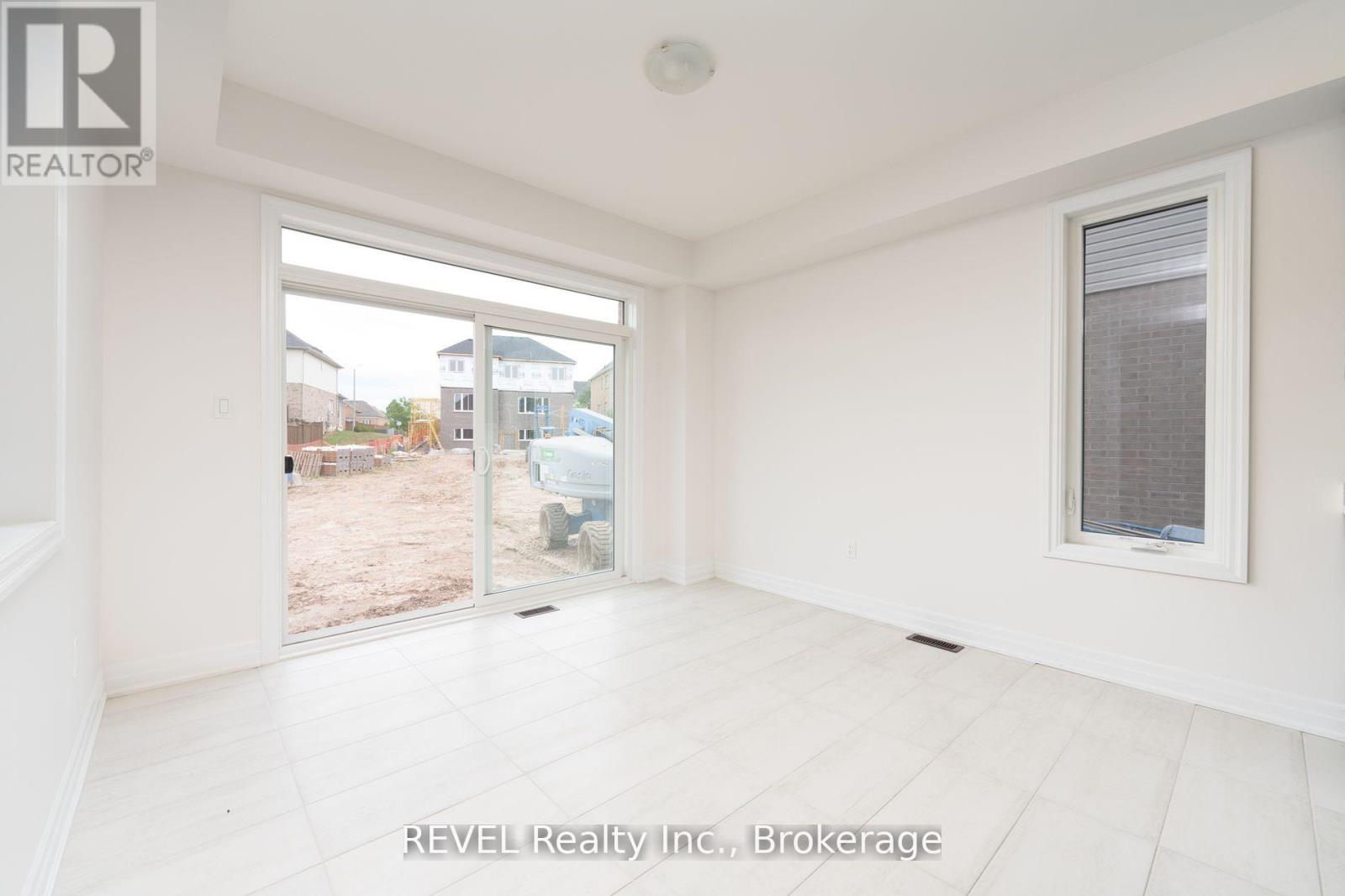 Upper - 4568 Lyons Parkway, Niagara Falls, Ontario  L2E 6S6 - Photo 11 - X13494538