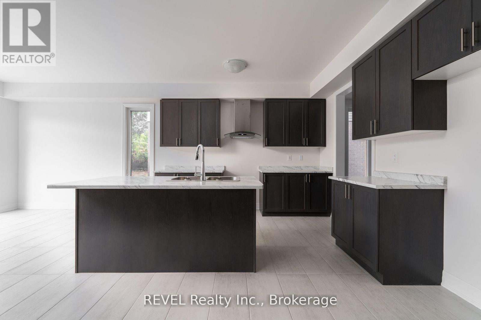 Upper - 4568 Lyons Parkway, Niagara Falls, Ontario  L2E 6S6 - Photo 12 - X13494538