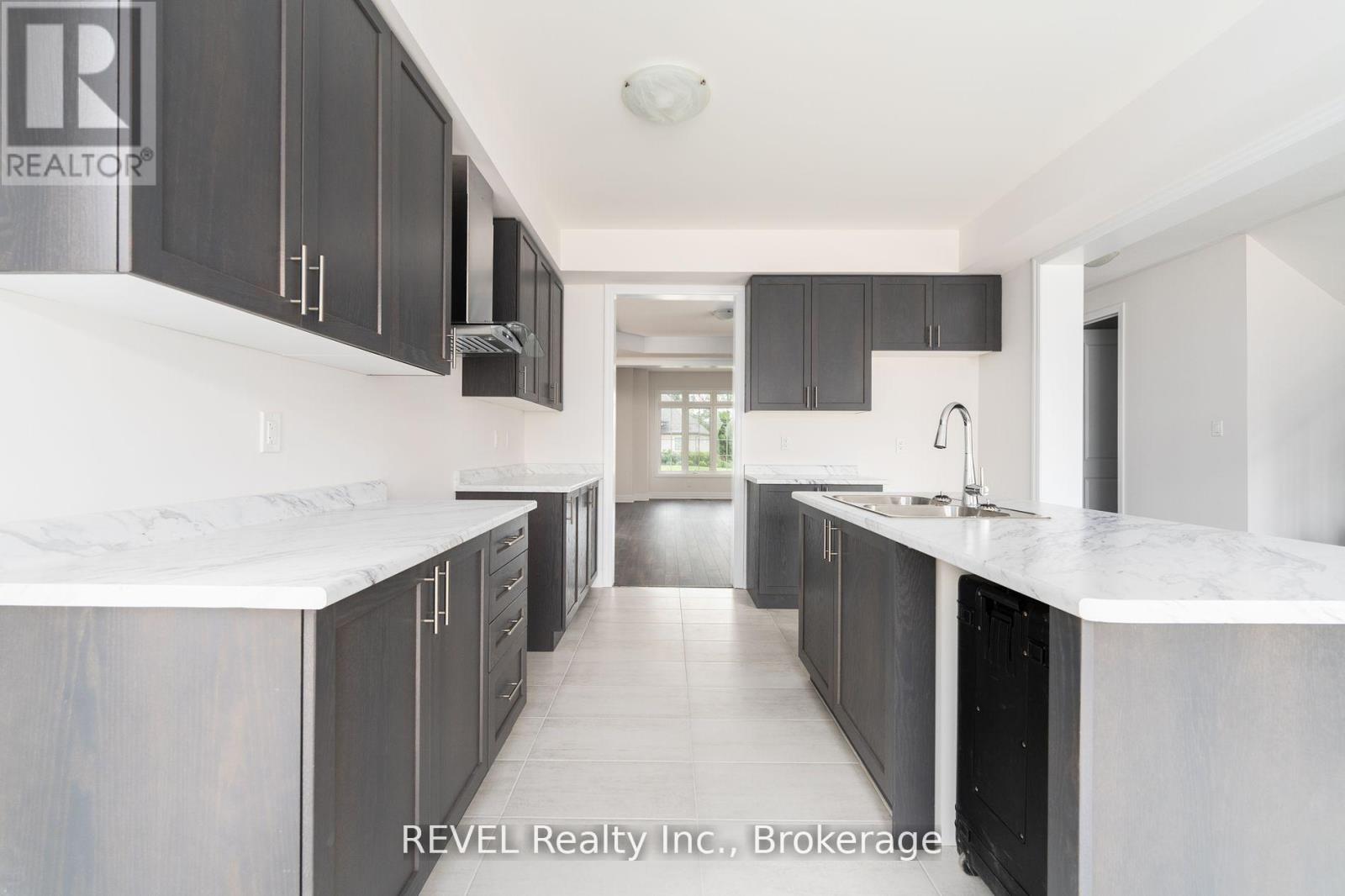 Upper - 4568 Lyons Parkway, Niagara Falls, Ontario  L2E 6S6 - Photo 15 - X13494538