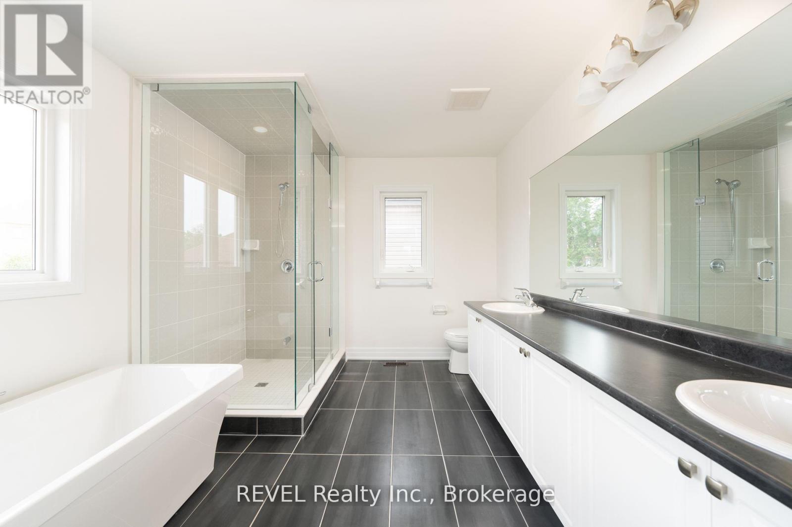 Upper - 4568 Lyons Parkway, Niagara Falls, Ontario  L2E 6S6 - Photo 18 - X13494538