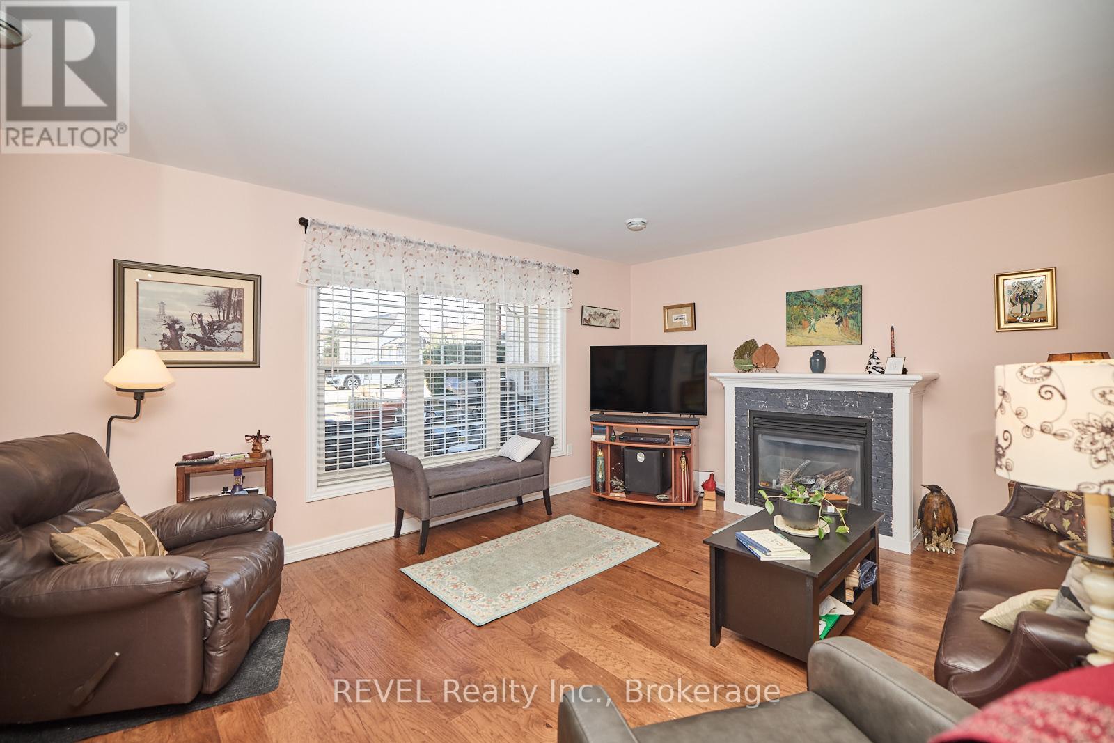19 Knoll Street, Port Colborne, Ontario  L3K 5A4 - Photo 12 - X13494616