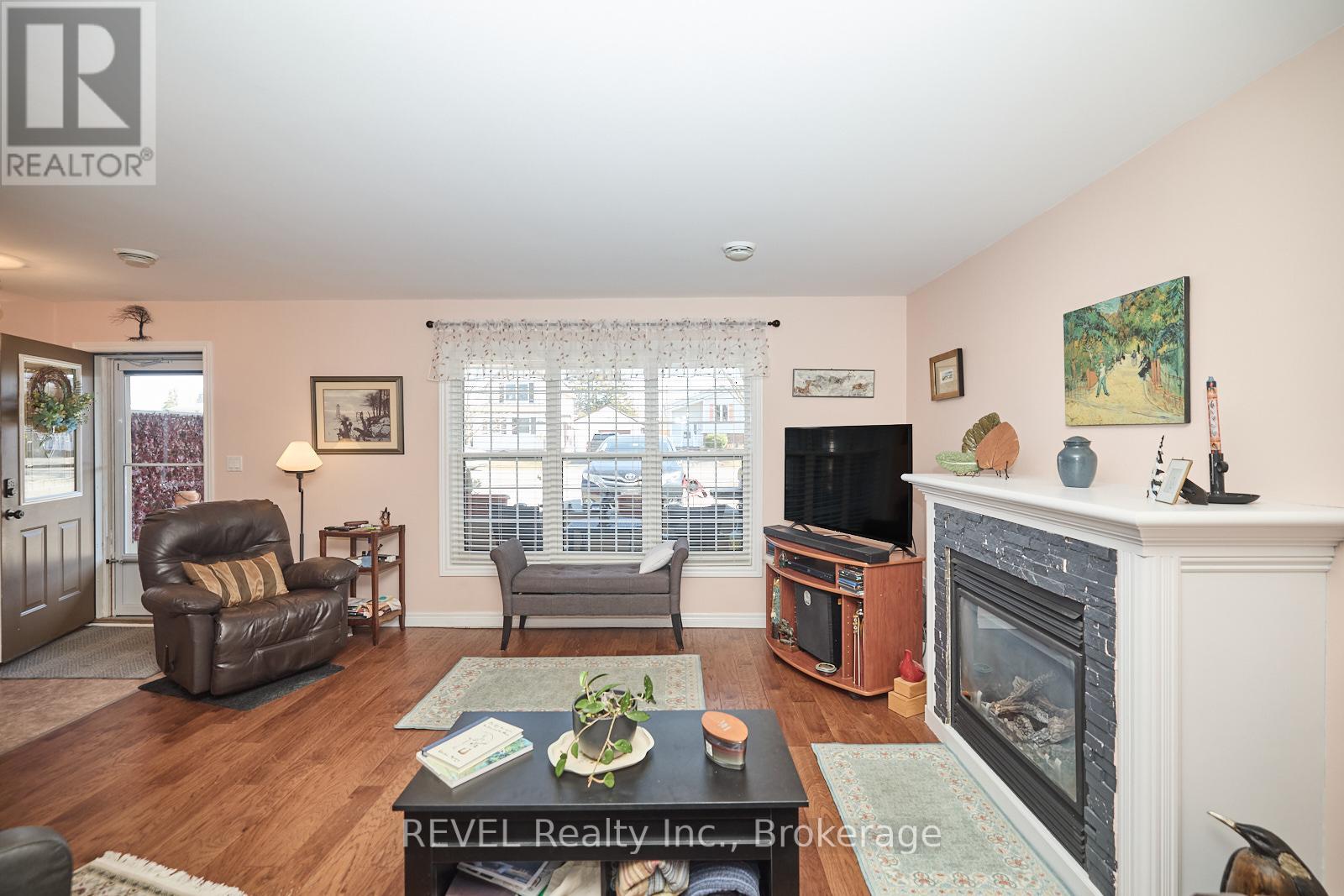 19 Knoll Street, Port Colborne, Ontario  L3K 5A4 - Photo 13 - X13494616