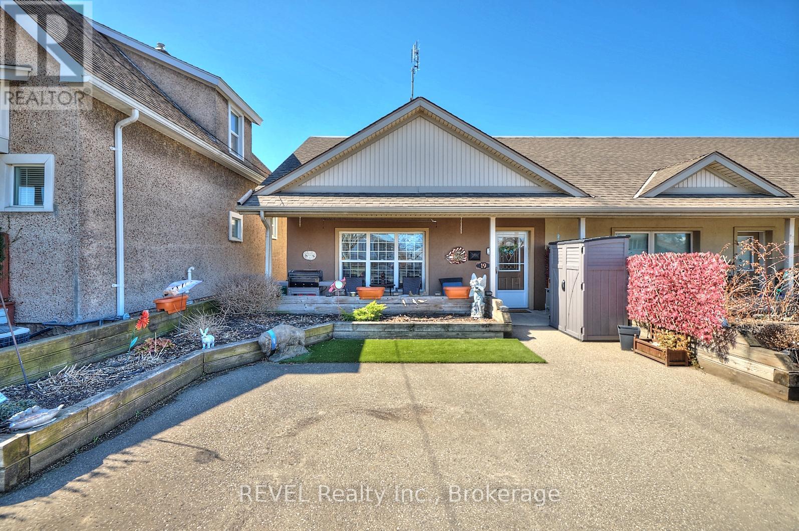 19 Knoll Street, Port Colborne, Ontario  L3K 5A4 - Photo 2 - X13494616