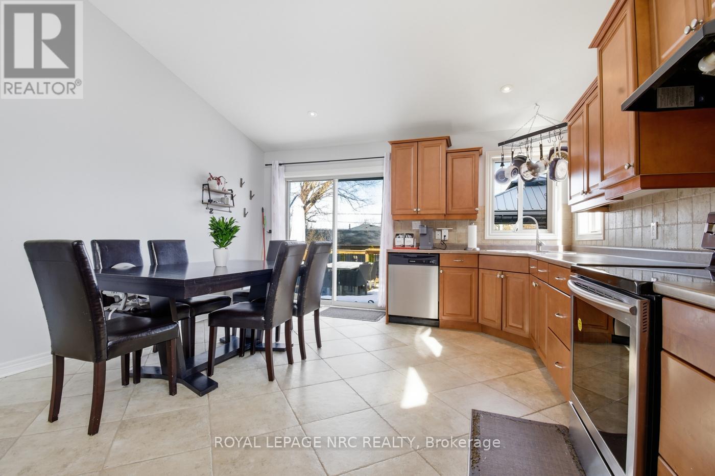 4001 Weinbrenner Road, Niagara Falls, Ontario  L2G 7X9 - Photo 13 - X13495014