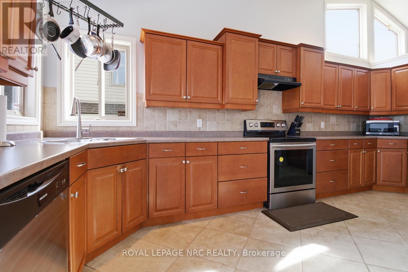4001 Weinbrenner Road, Niagara Falls, Ontario  L2G 7X9 - Photo 16 - X13495014