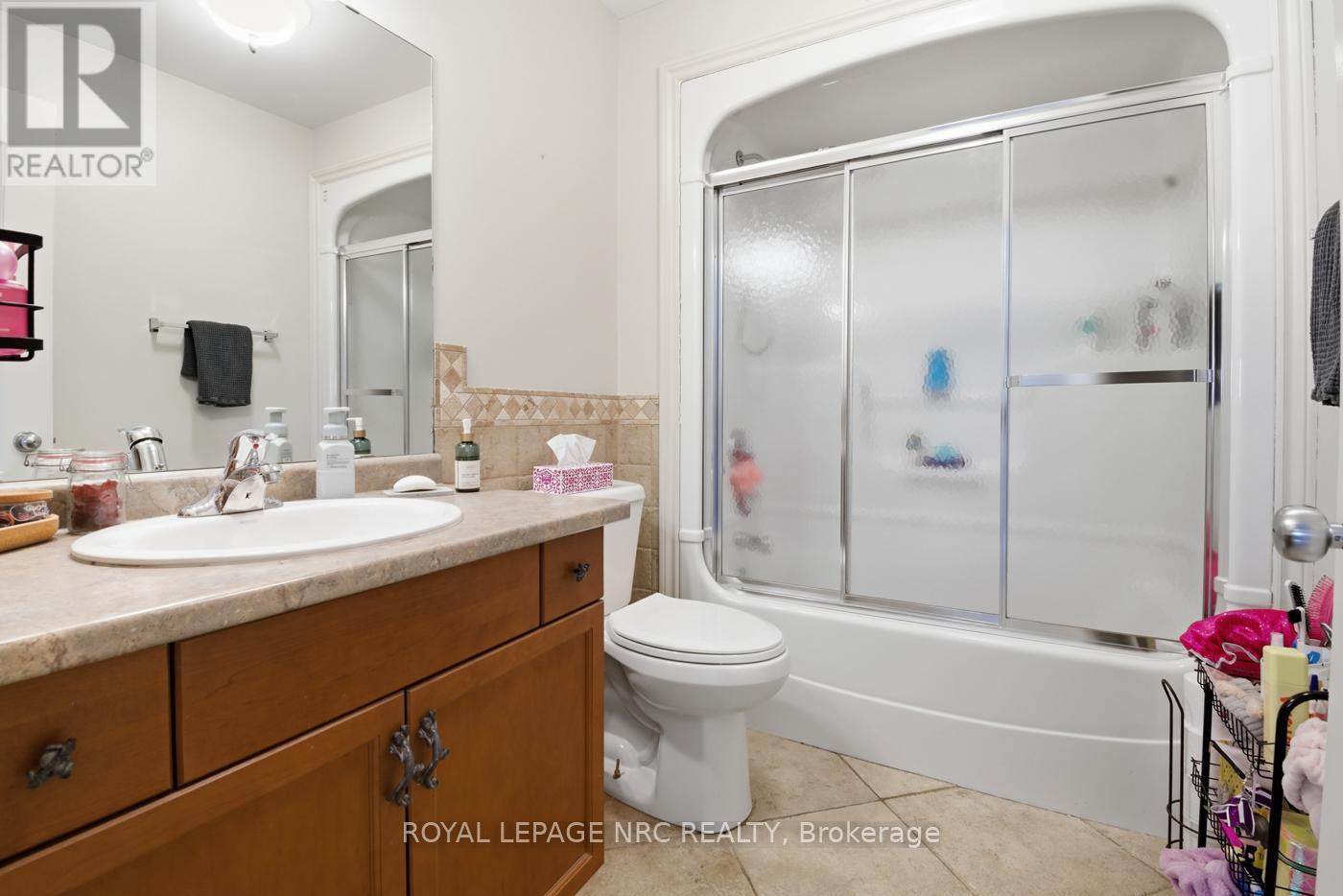 4001 Weinbrenner Road, Niagara Falls, Ontario  L2G 7X9 - Photo 18 - X13495014