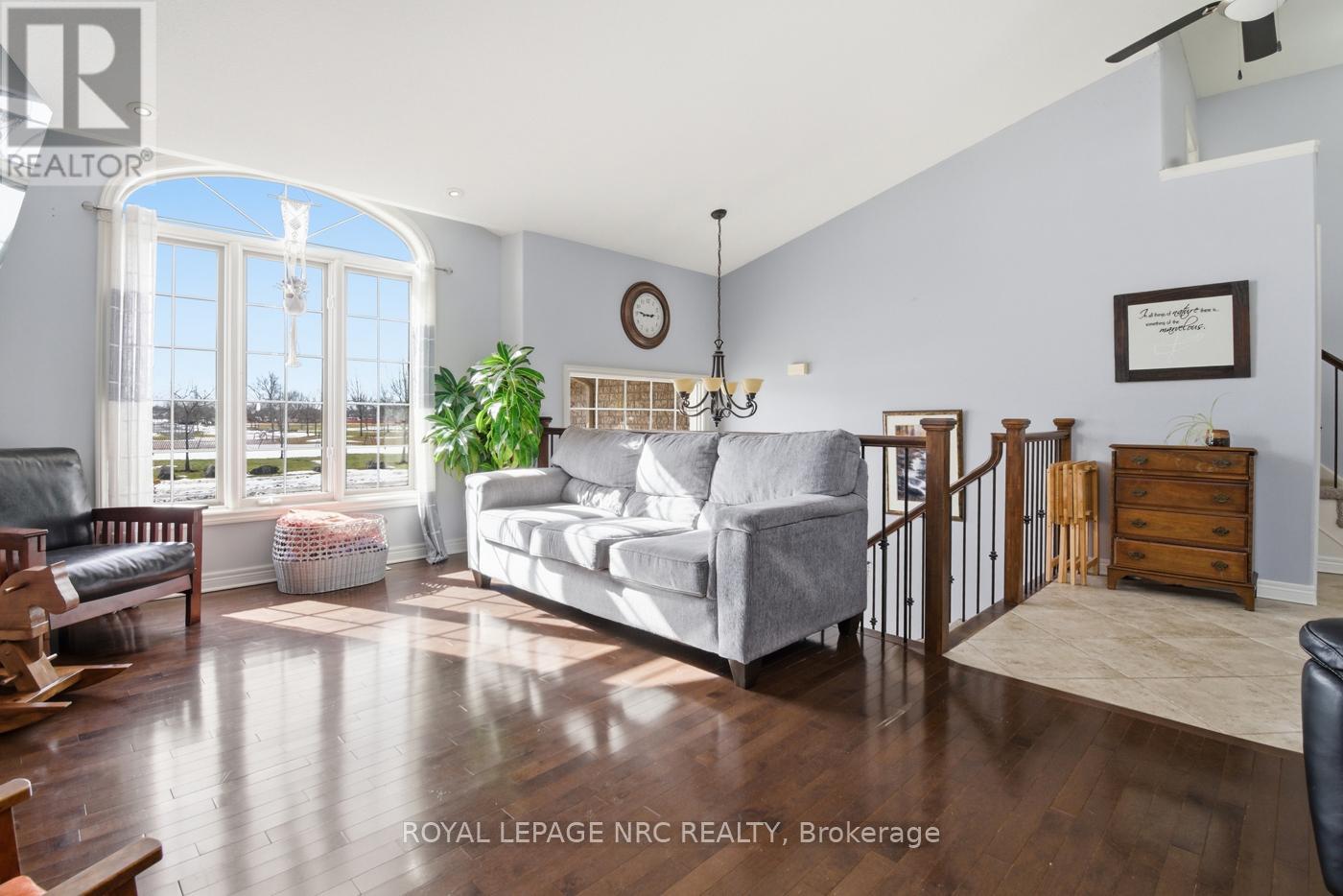 4001 Weinbrenner Road, Niagara Falls, Ontario  L2G 7X9 - Photo 9 - X13495014