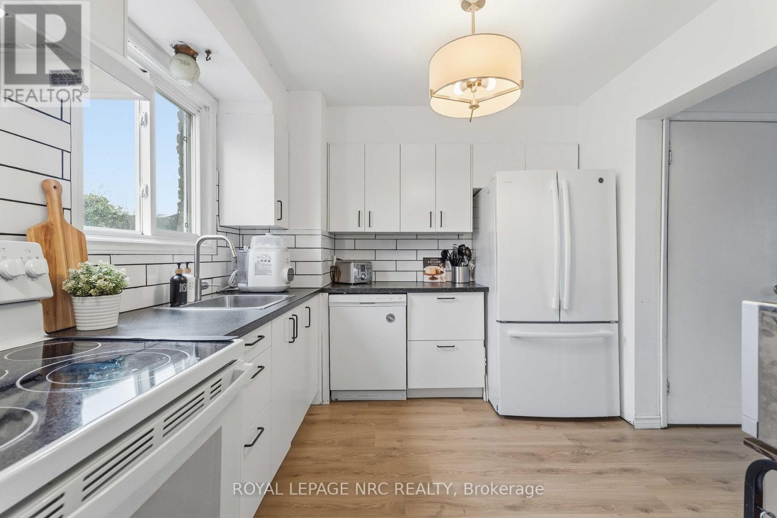 27 Canterbury Drive, St. Catharines, Ontario  L2P 3M6 - Photo 11 - X13496868