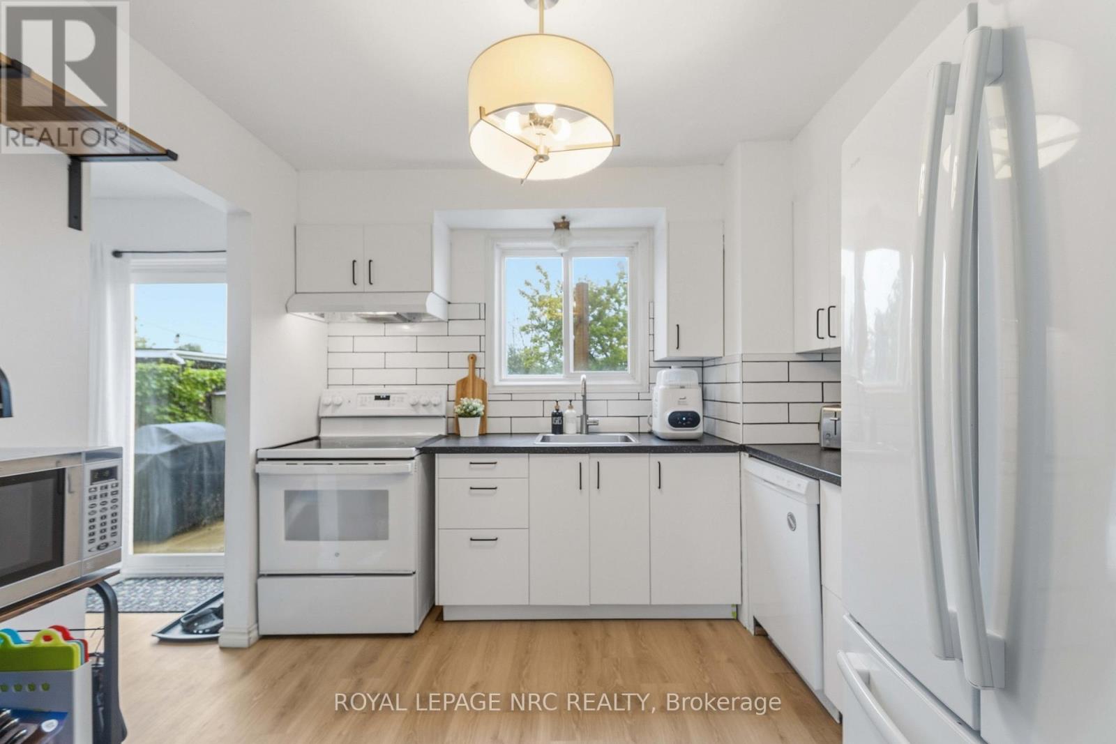 27 Canterbury Drive, St. Catharines, Ontario  L2P 3M6 - Photo 12 - X13496868
