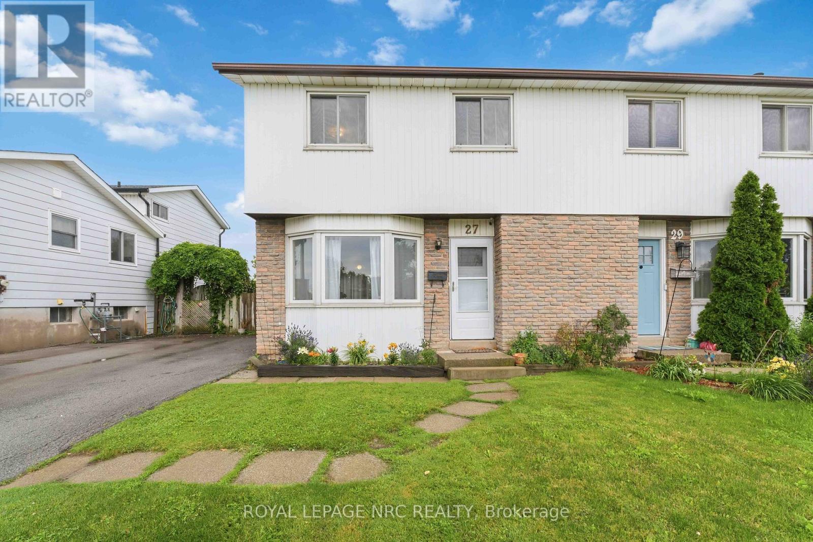 27 Canterbury Drive, St. Catharines, Ontario  L2P 3M6 - Photo 2 - X13496868