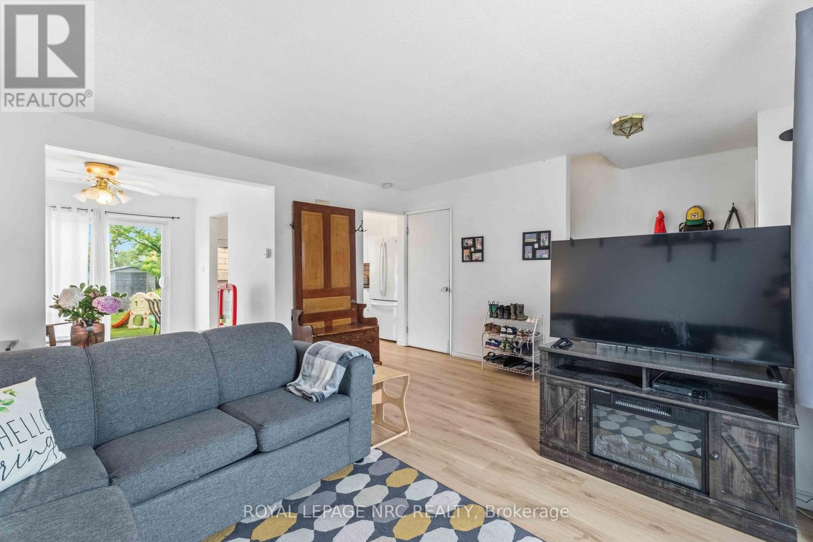 27 Canterbury Drive, St. Catharines, Ontario  L2P 3M6 - Photo 4 - X13496868
