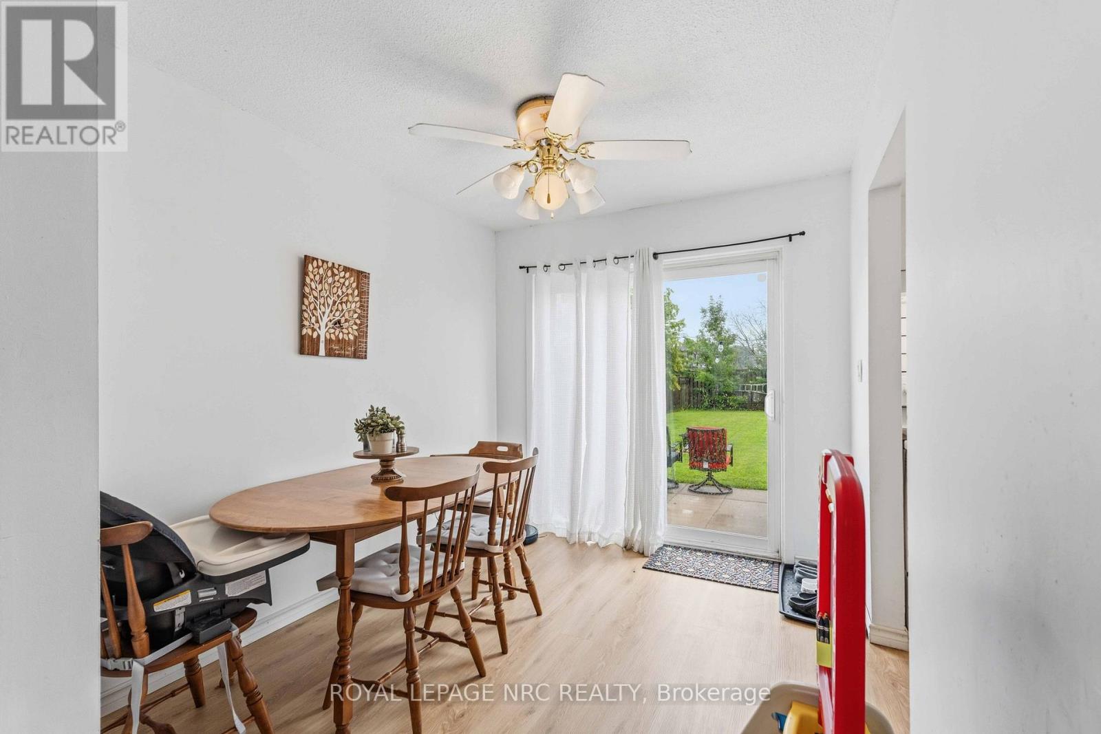 27 Canterbury Drive, St. Catharines, Ontario  L2P 3M6 - Photo 9 - X13496868