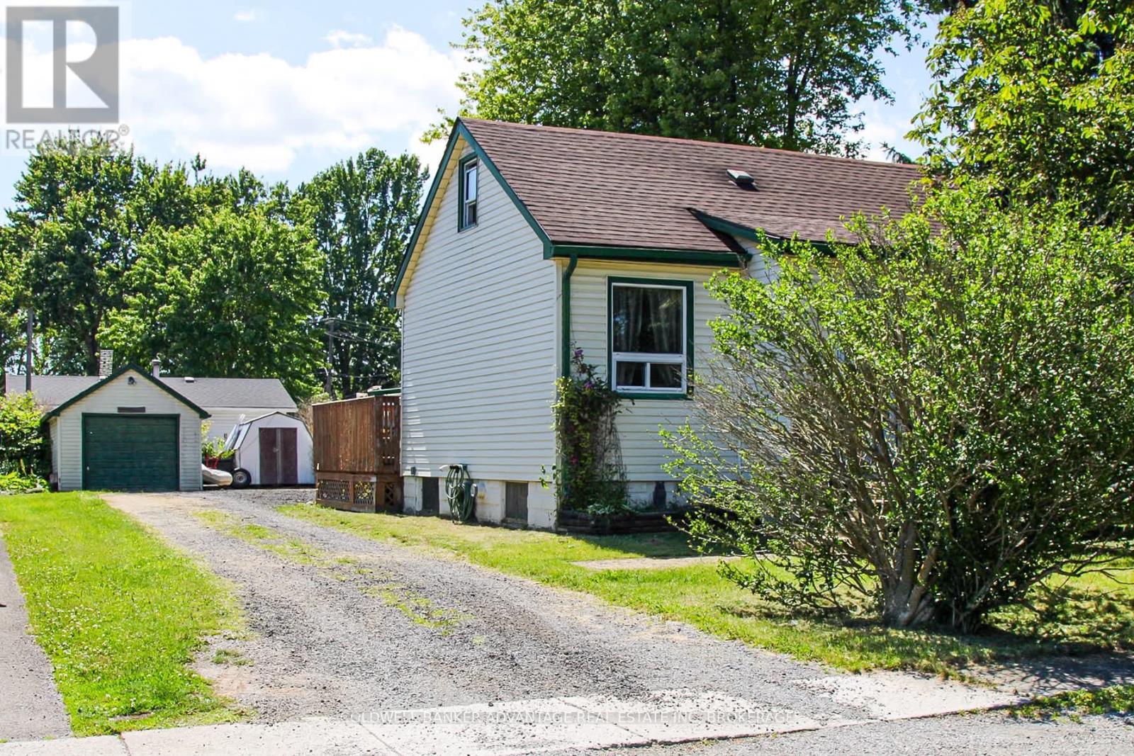 40 Ramey Avenue, Port Colborne, Ontario  L3K 2L3 - Photo 2 - X13497182