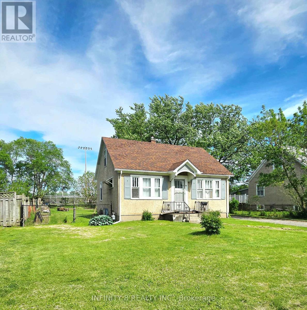 98 LOUTH STREET, St. Catharines, Ontario