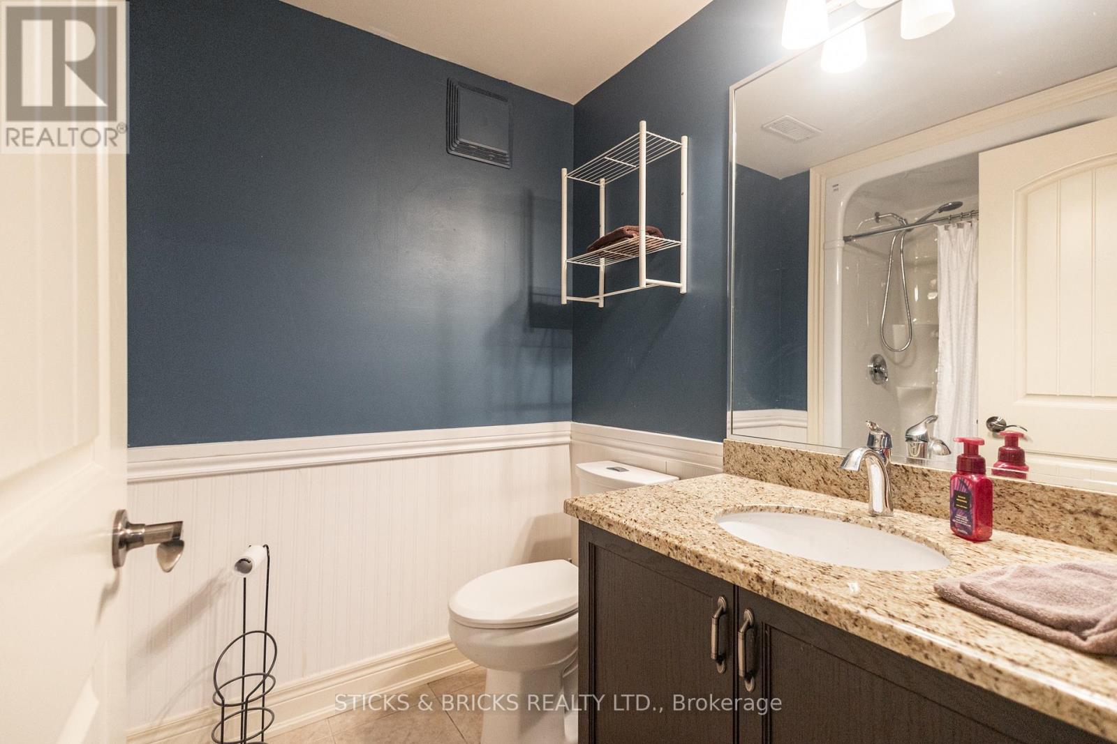 6415 Christopher Crescent, Niagara Falls, Ontario  L2H 0B3 - Photo 16 - X13498370