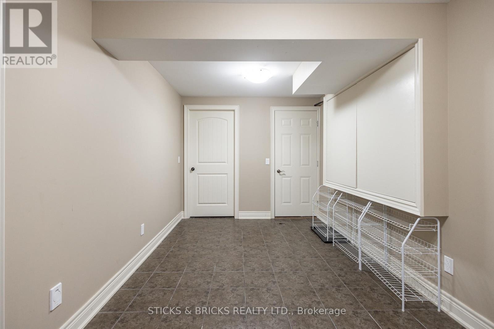 6415 Christopher Crescent, Niagara Falls, Ontario  L2H 0B3 - Photo 31 - X13498370