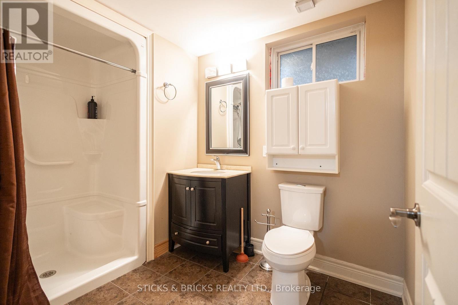 6415 Christopher Crescent, Niagara Falls, Ontario  L2H 0B3 - Photo 32 - X13498370