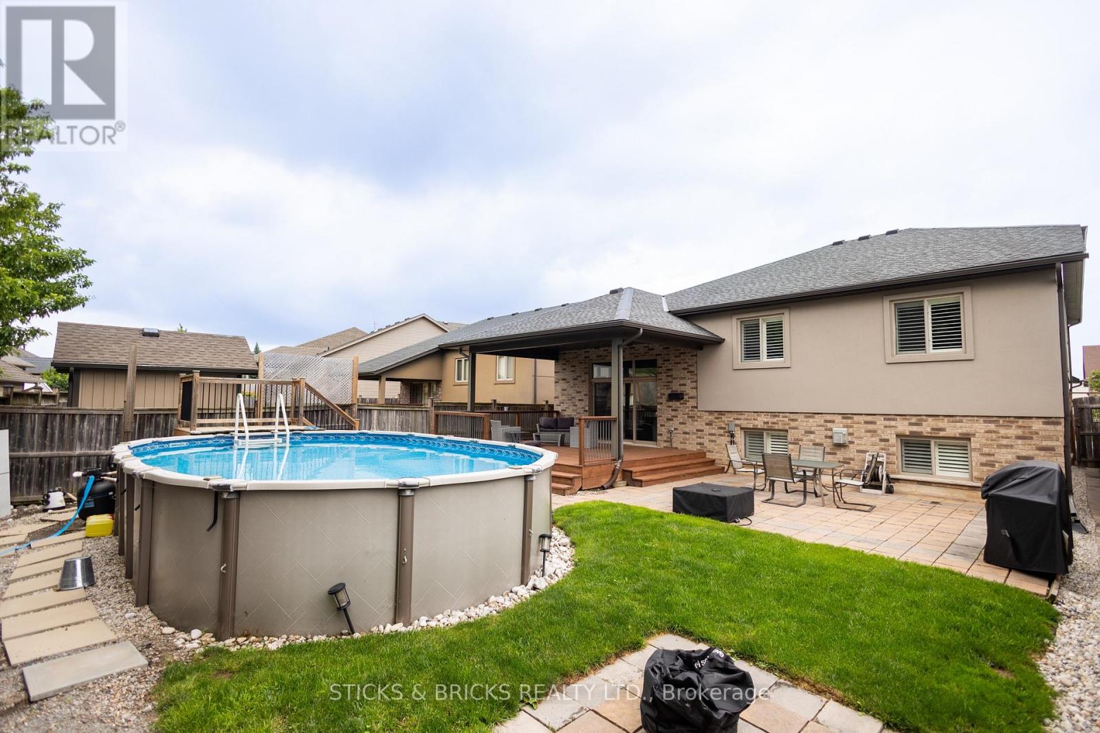 6415 Christopher Crescent, Niagara Falls, Ontario  L2H 0B3 - Photo 33 - X13498370