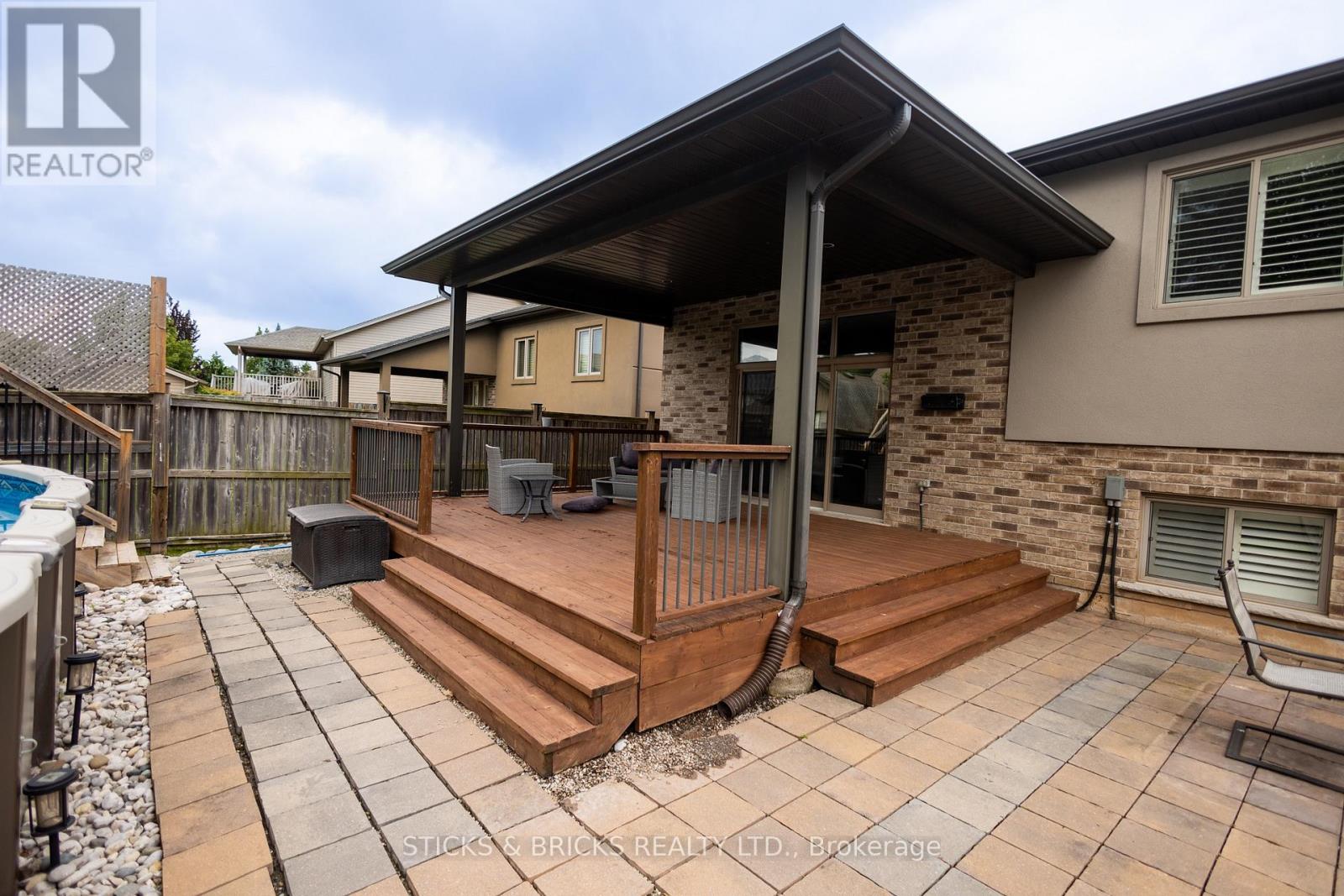 6415 Christopher Crescent, Niagara Falls, Ontario  L2H 0B3 - Photo 34 - X13498370