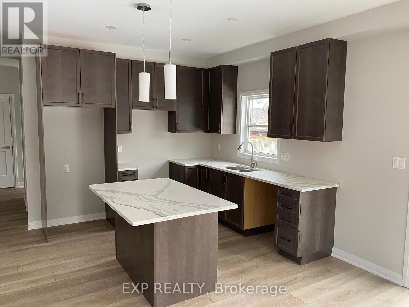 5960 Delaware Street, Niagara Falls, Ontario  L2G 2E3 - Photo 2 - X13499958
