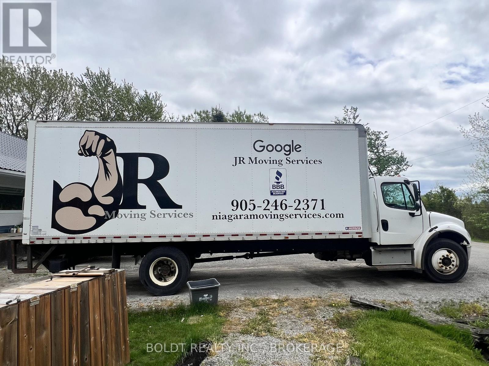 5677 Reixinger Road, Niagara Falls, Ontario  L2G 0S1 - Photo 2 - X13500528