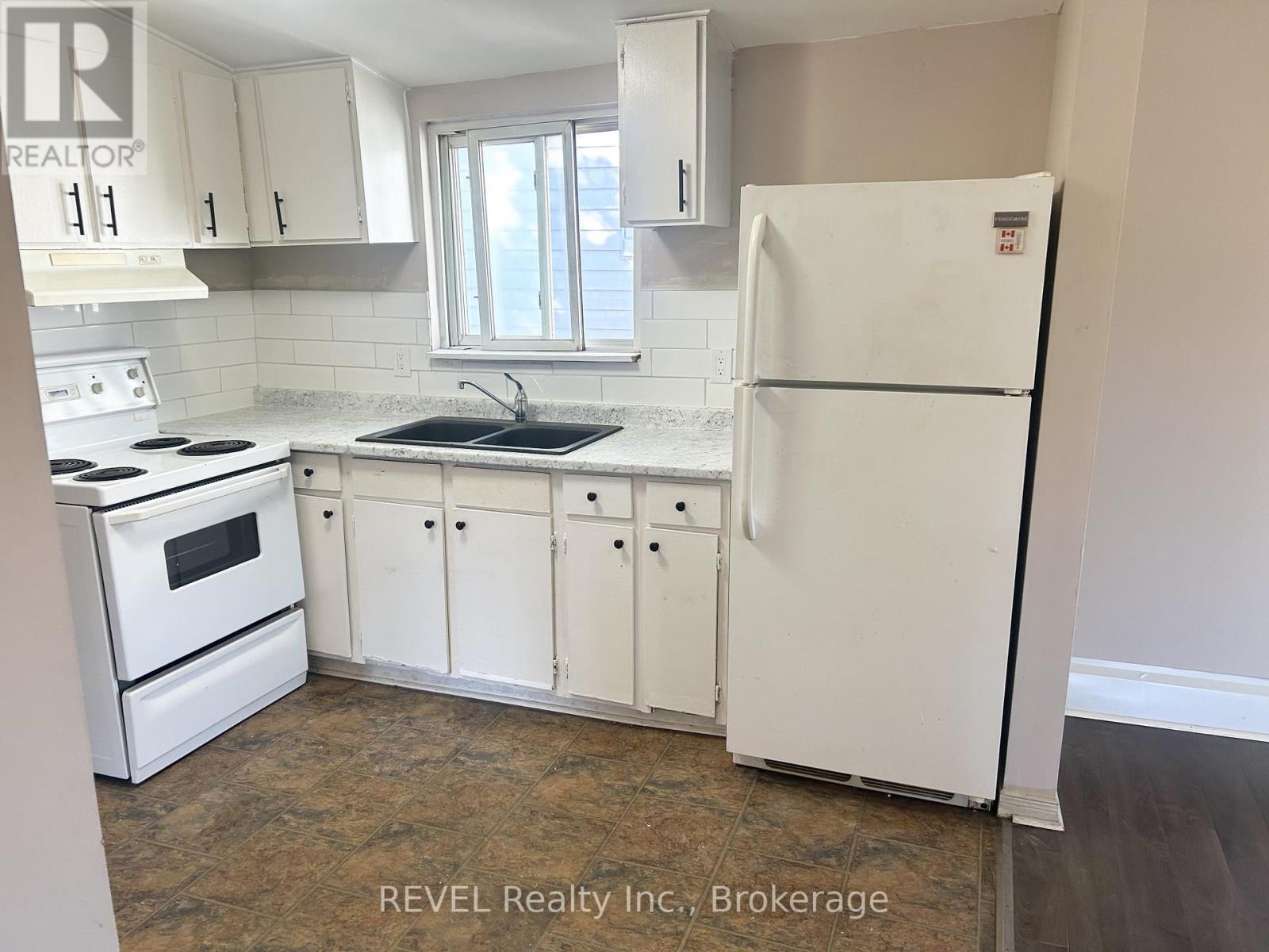 8 Pelham Road, St. Catharines, Ontario  L2S 1P9 - Photo 11 - X13503250