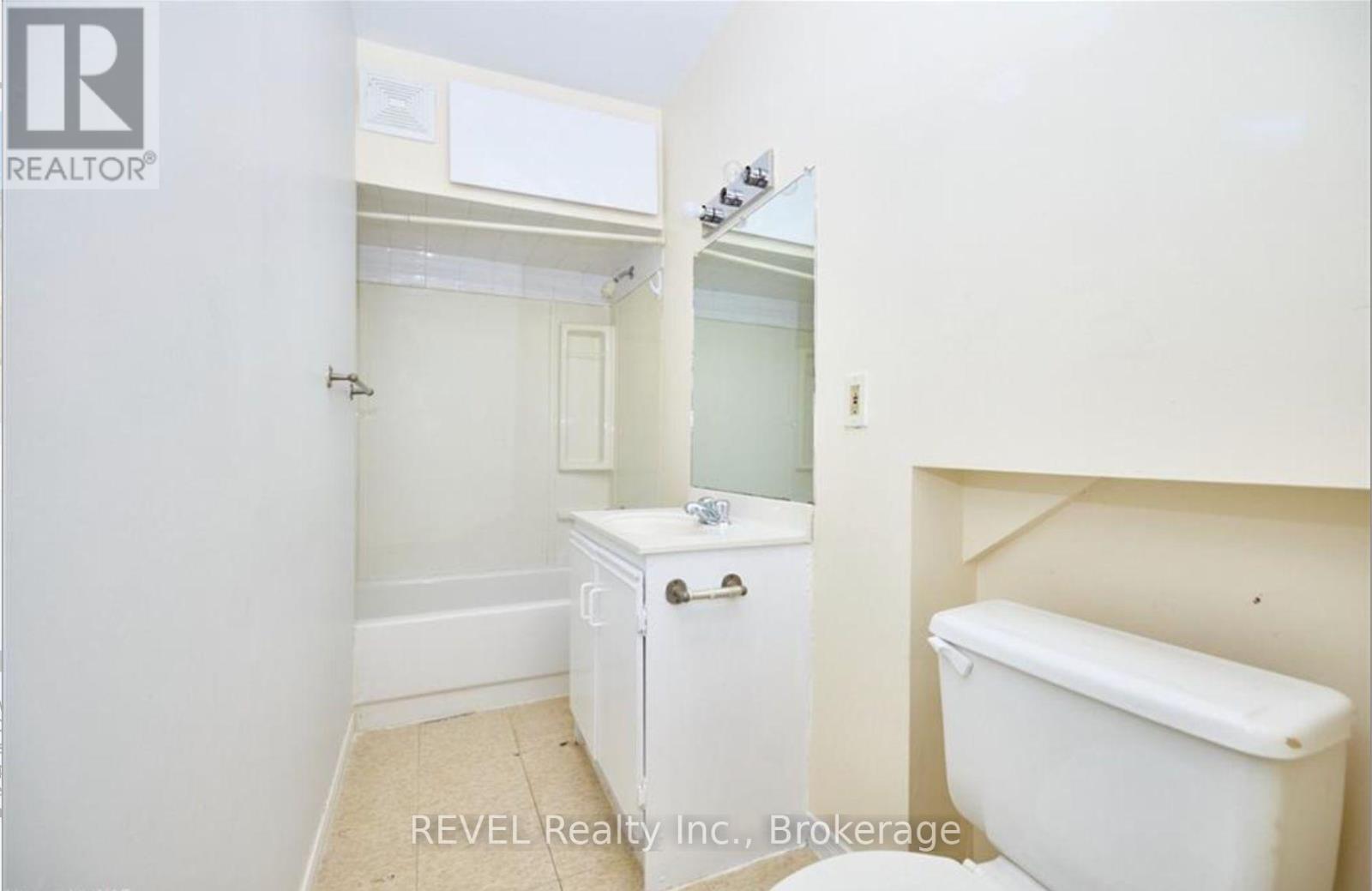 8 Pelham Road, St. Catharines, Ontario  L2S 1P9 - Photo 6 - X13503250