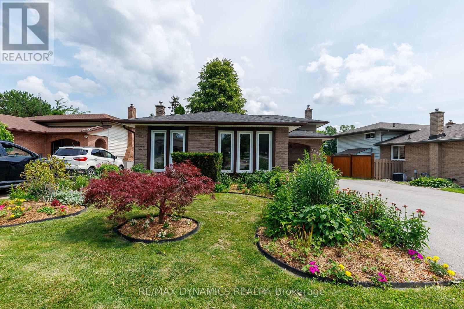 4204 Brookdale Drive, Niagara Falls, Ontario  L2H 2B5 - Photo 2 - X13503676