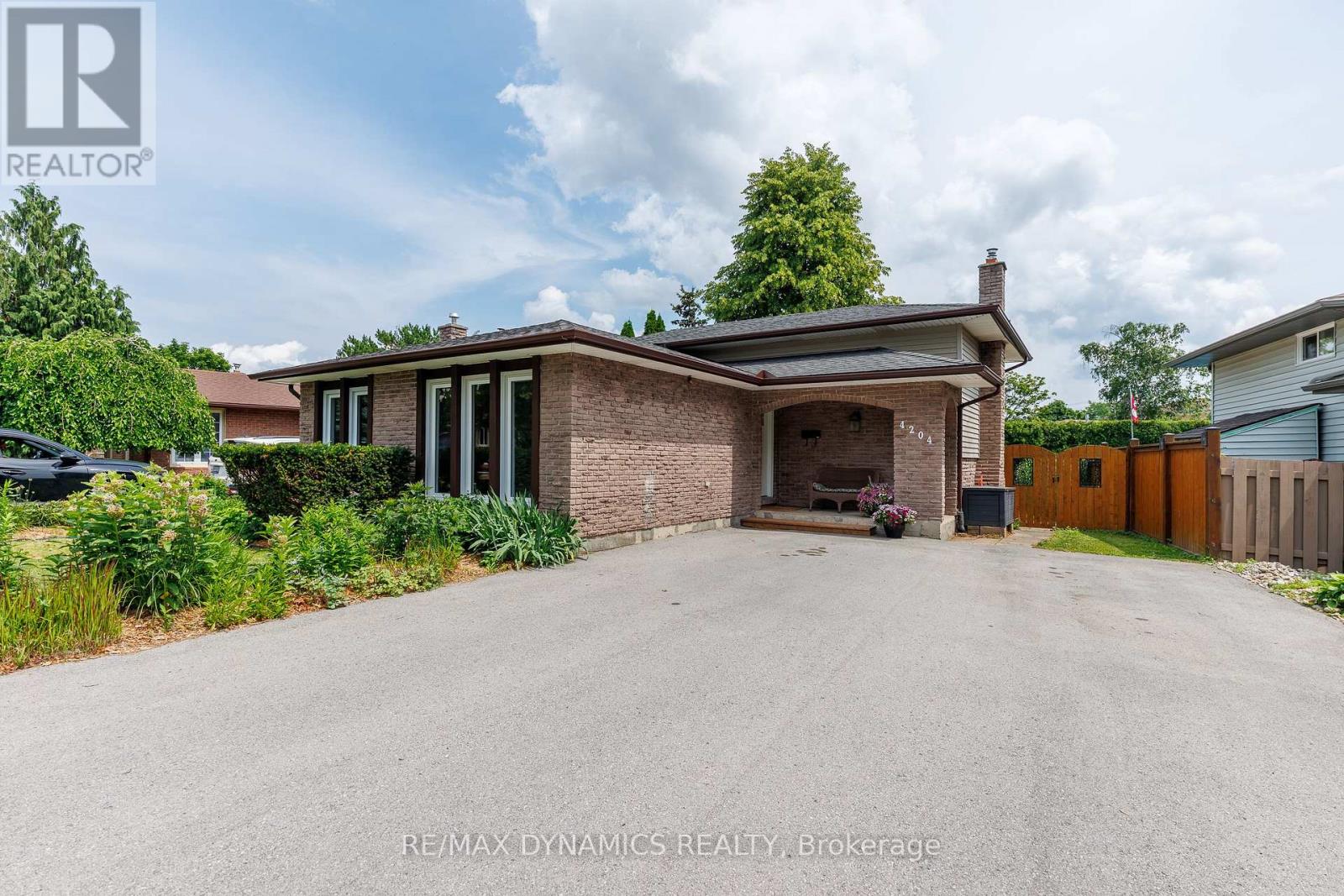 4204 Brookdale Drive, Niagara Falls, Ontario  L2H 2B5 - Photo 3 - X13503676