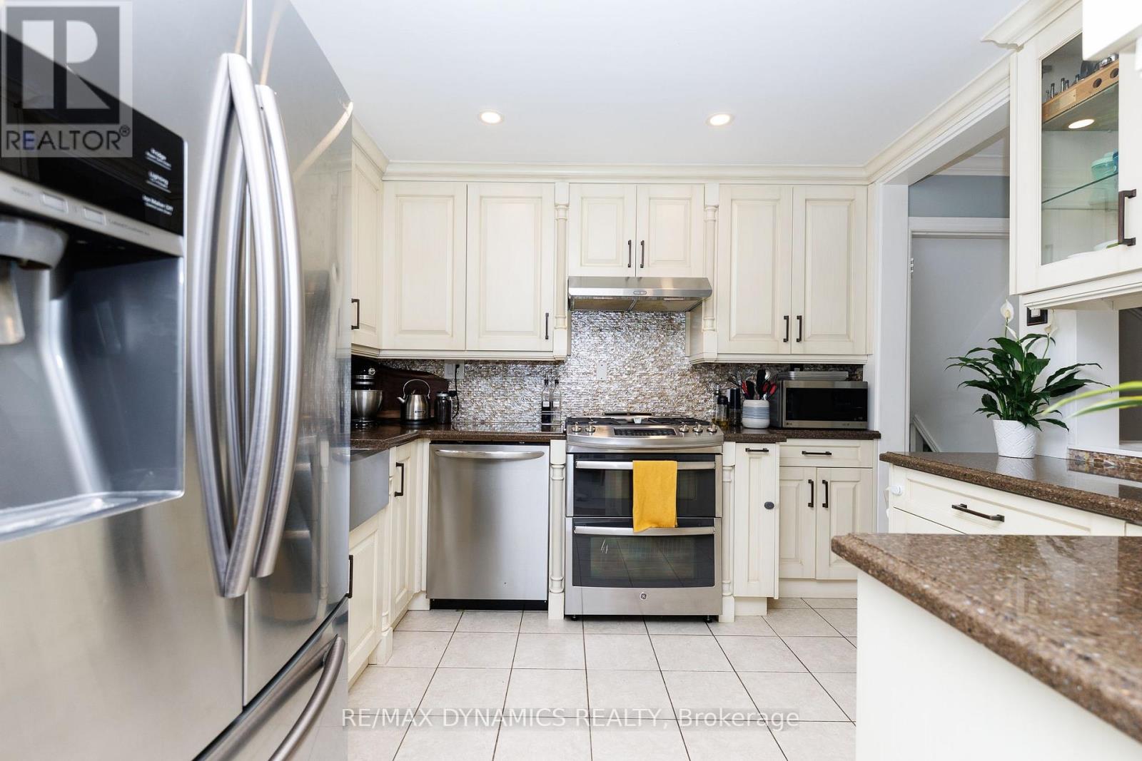 4204 Brookdale Drive, Niagara Falls, Ontario  L2H 2B5 - Photo 5 - X13503676