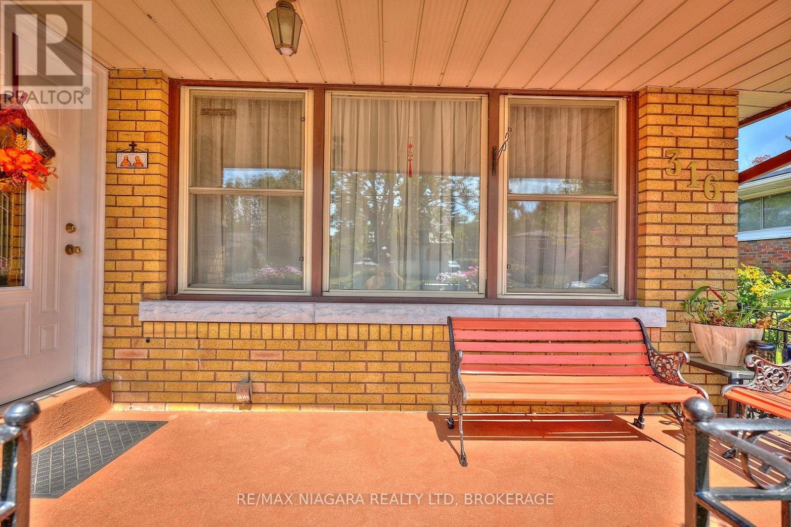 316 Bowen Road, Fort Erie, Ontario  L2A 2Y9 - Photo 3 - X13504132