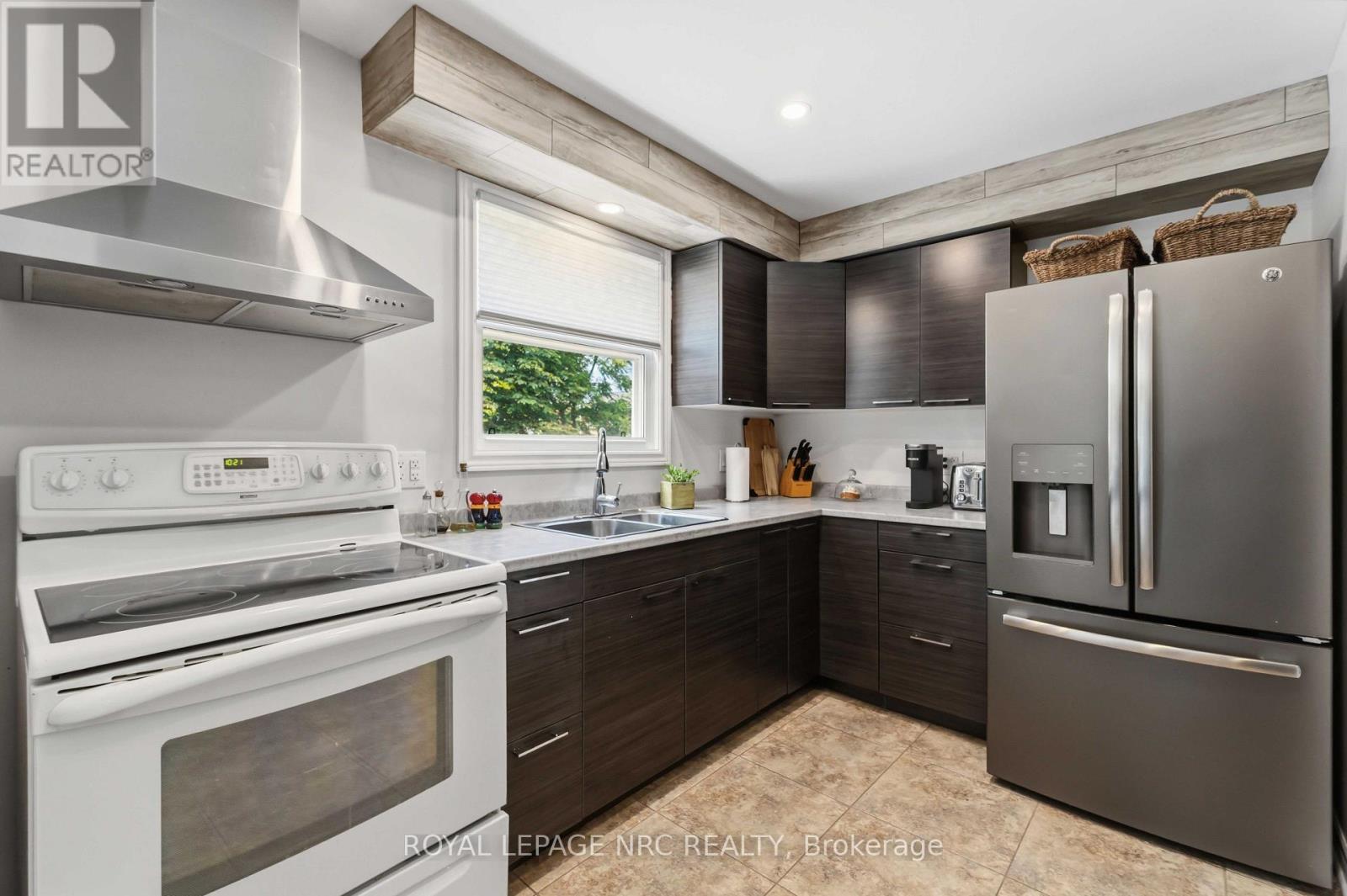 25 St George Court, Fort Erie, Ontario  L0S 1B0 - Photo 22 - X13505276