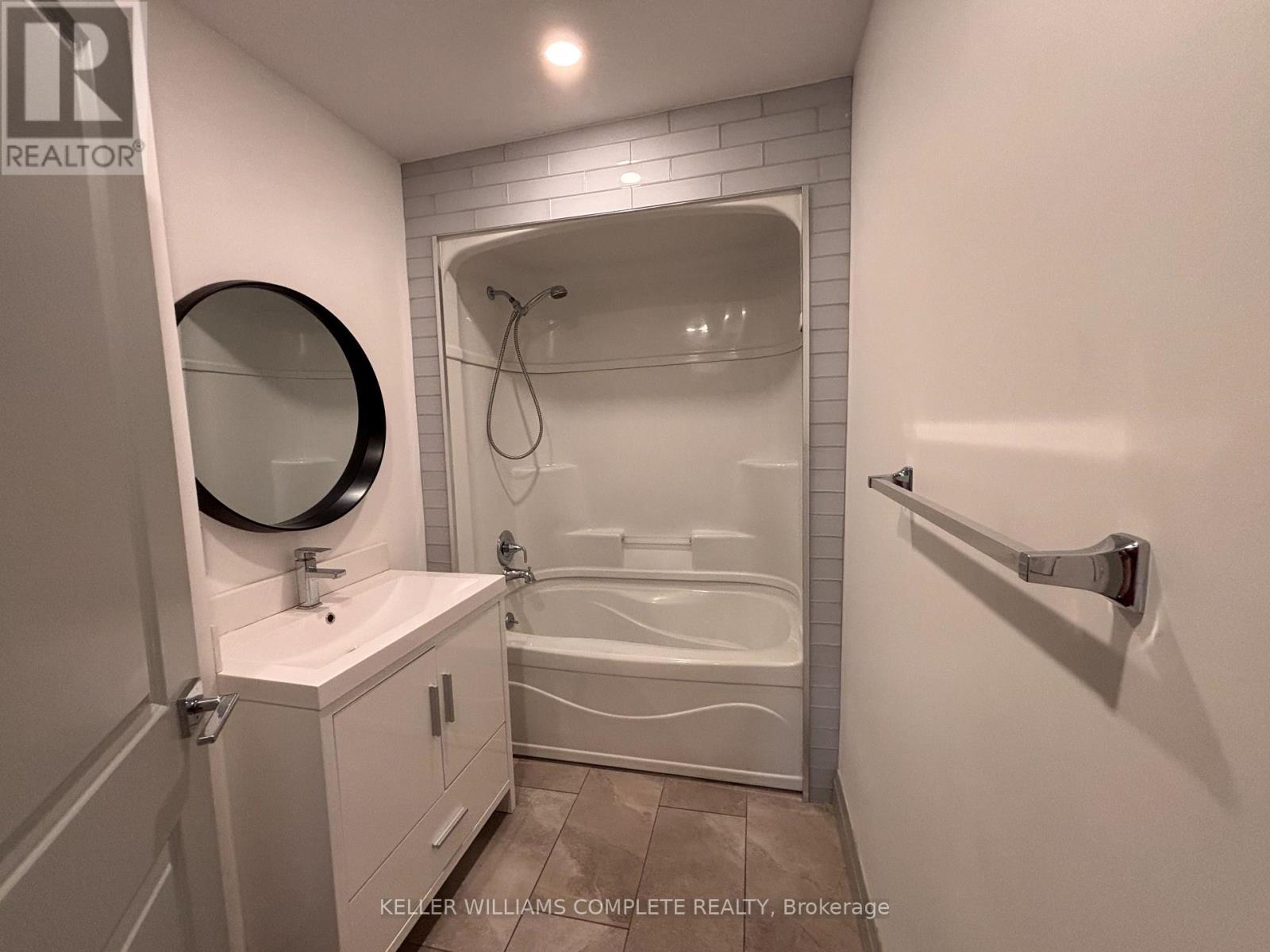 Upper - 14 Elmwood Avenue, St. Catharines, Ontario  L2R 2T7 - Photo 11 - X13506666