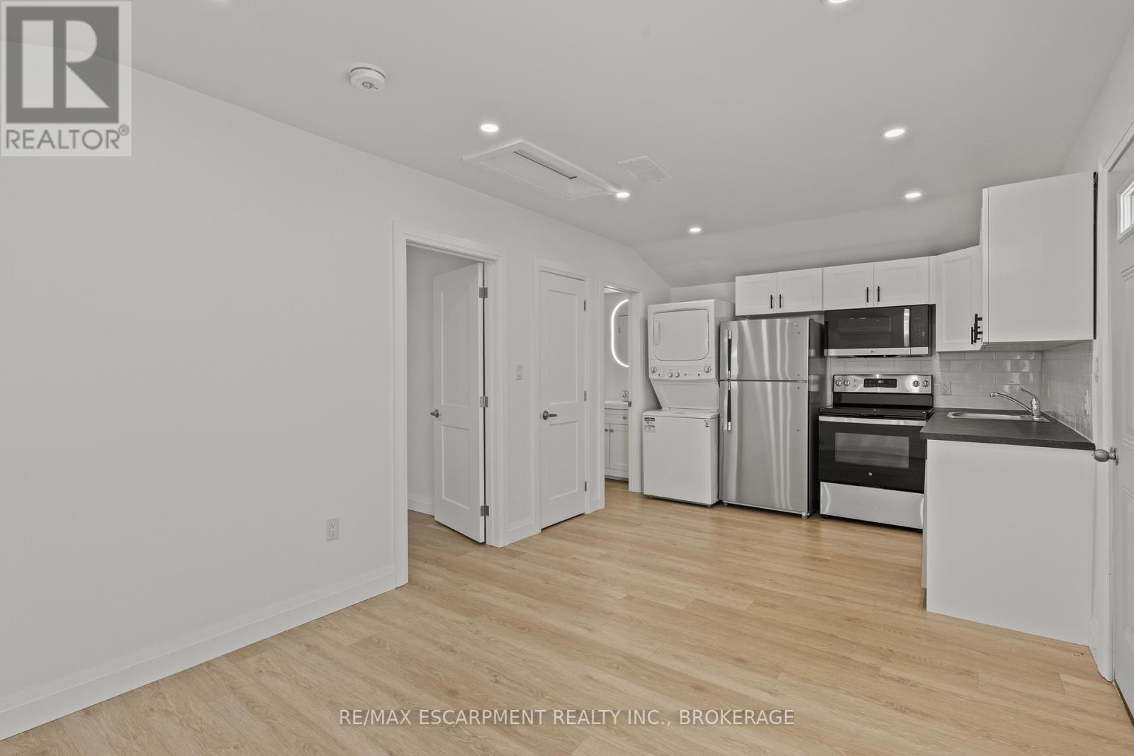 Unit 2 - 362 Gatfield Avenue, Welland, Ontario  L3B 5B2 - Photo 10 - X13508902