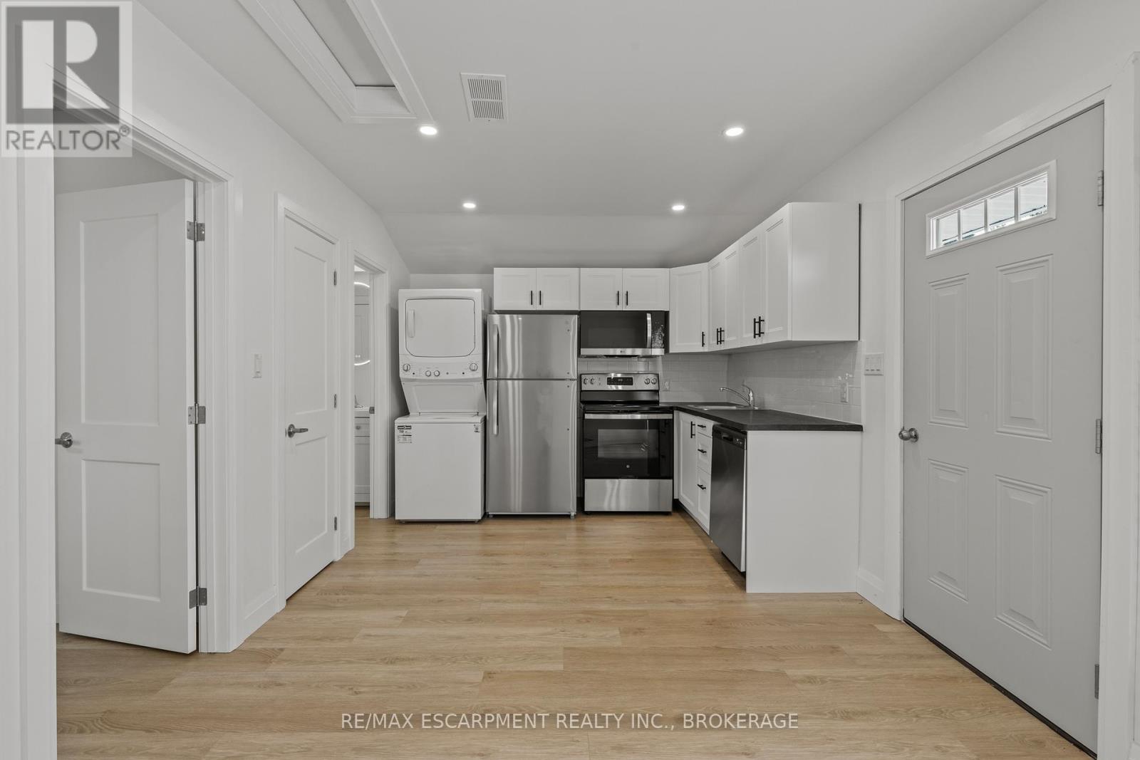 Unit 2 - 362 Gatfield Avenue, Welland, Ontario  L3B 5B2 - Photo 4 - X13508902