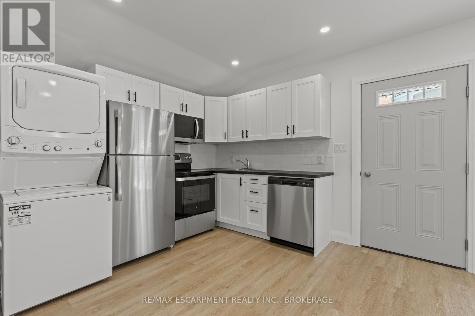 Unit 2 - 362 Gatfield Avenue, Welland, Ontario  L3B 5B2 - Photo 5 - X13508902