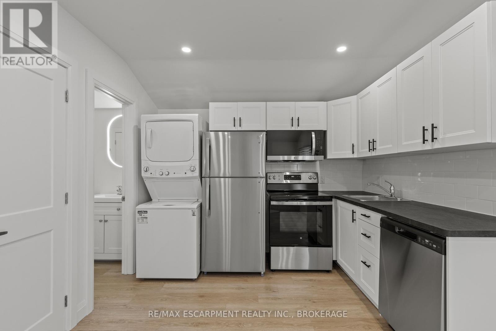 Unit 2 - 362 Gatfield Avenue, Welland, Ontario  L3B 5B2 - Photo 6 - X13508902