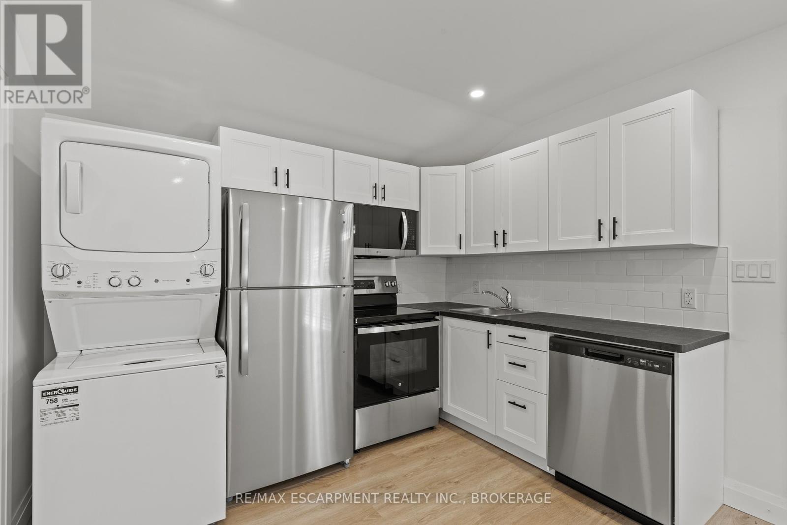 Unit 2 - 362 Gatfield Avenue, Welland, Ontario  L3B 5B2 - Photo 7 - X13508902