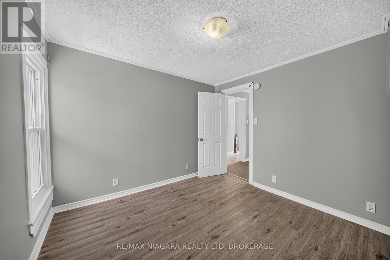4454 Huron Street, Niagara Falls, Ontario  L2E 2H2 - Photo 13 - X13508940