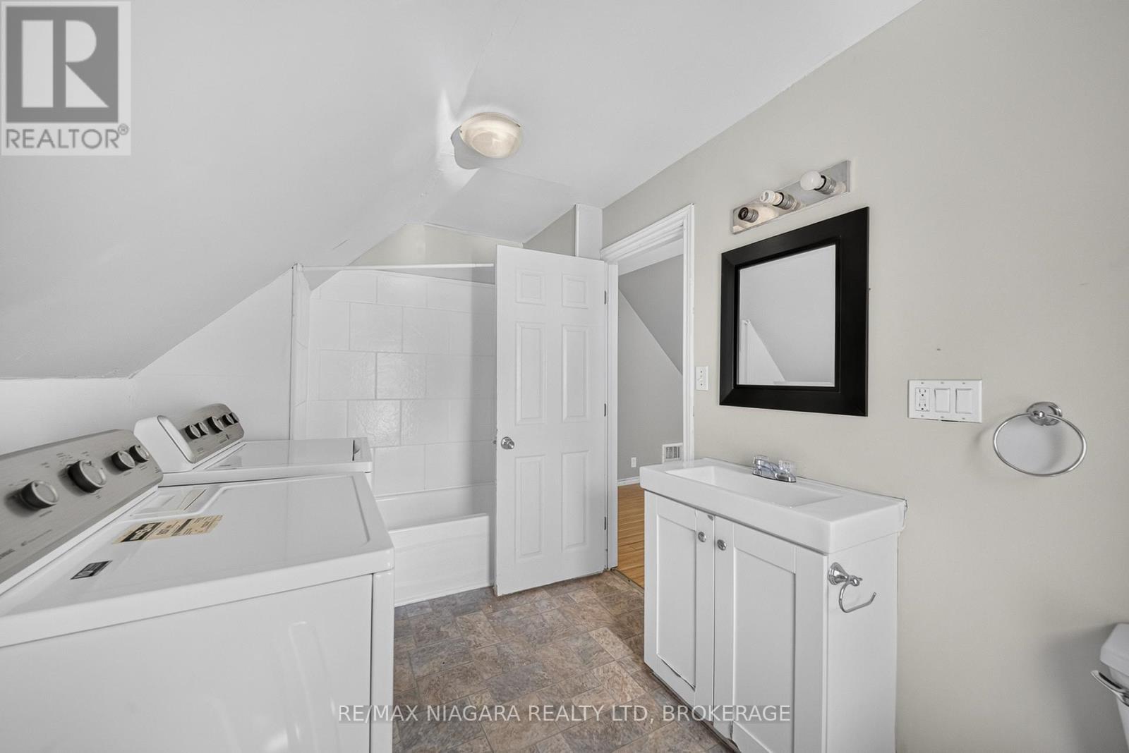 4454 Huron Street, Niagara Falls, Ontario  L2E 2H2 - Photo 17 - X13508940