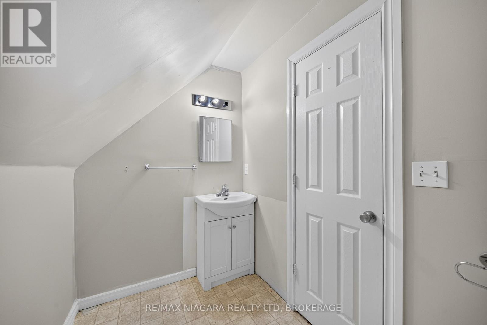 4454 Huron Street, Niagara Falls, Ontario  L2E 2H2 - Photo 22 - X13508940