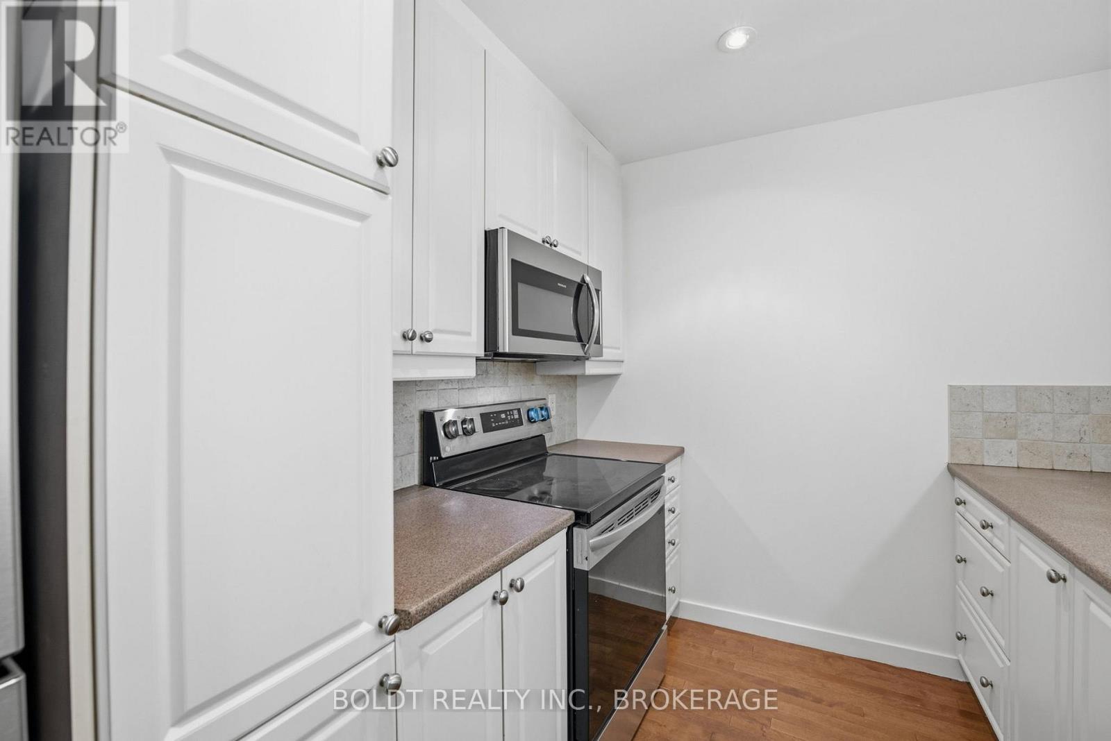 8 - 49 Ontario Street, Grimsby, Ontario  L3M 3H2 - Photo 11 - X13509874
