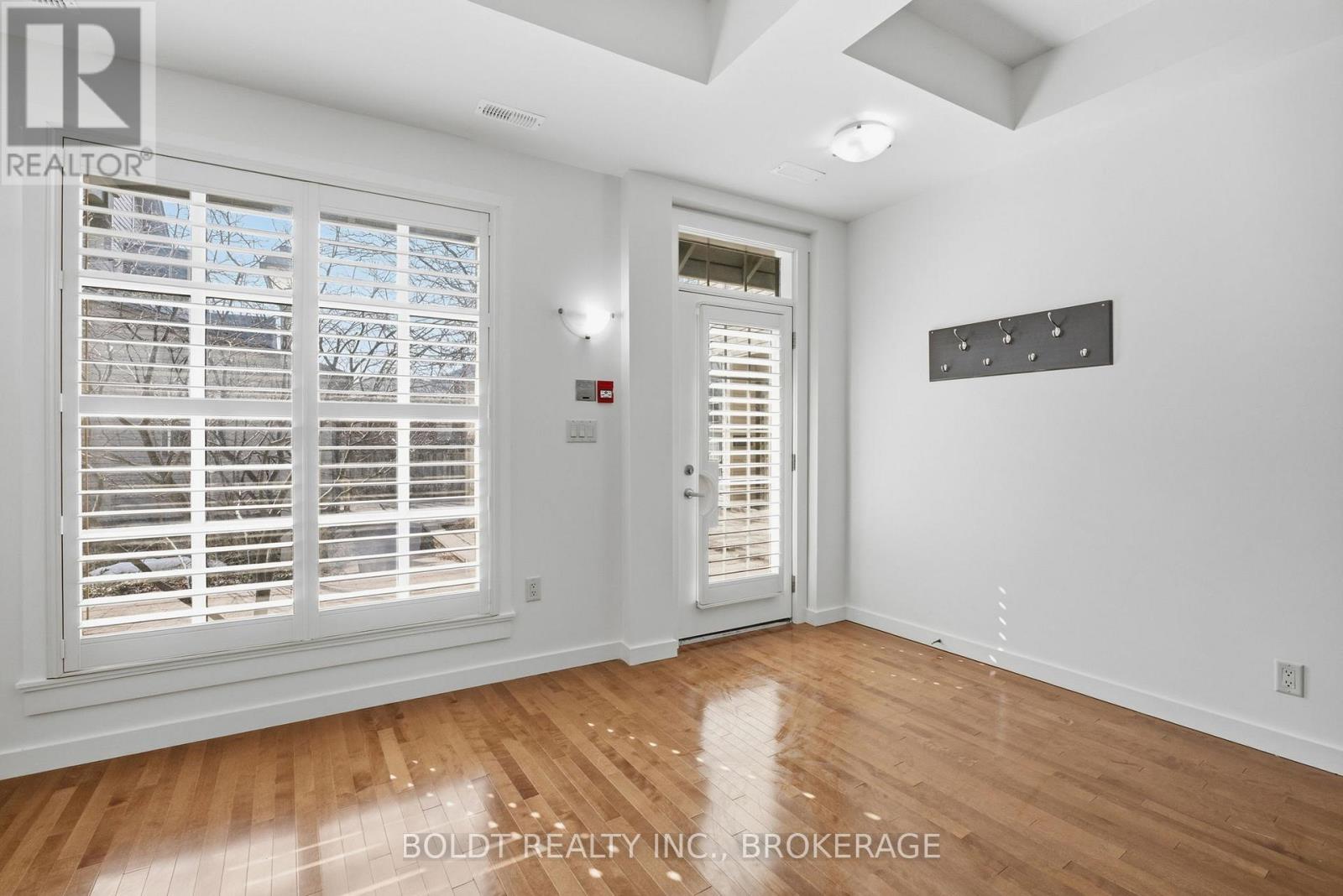 8 - 49 Ontario Street, Grimsby, Ontario  L3M 3H2 - Photo 4 - X13509874