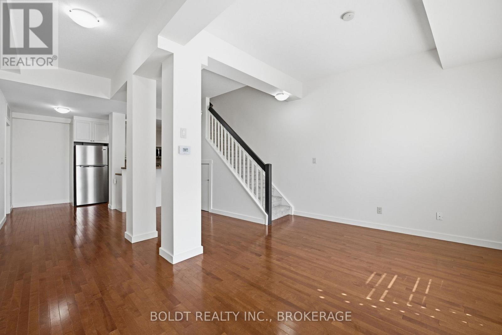 8 - 49 Ontario Street, Grimsby, Ontario  L3M 3H2 - Photo 6 - X13509874