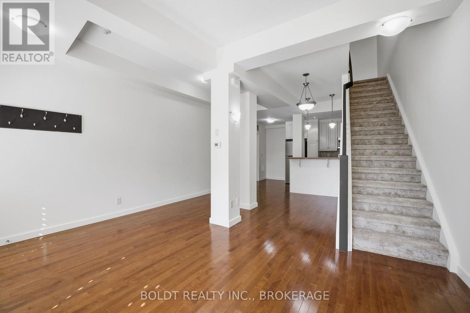 8 - 49 Ontario Street, Grimsby, Ontario  L3M 3H2 - Photo 7 - X13509874