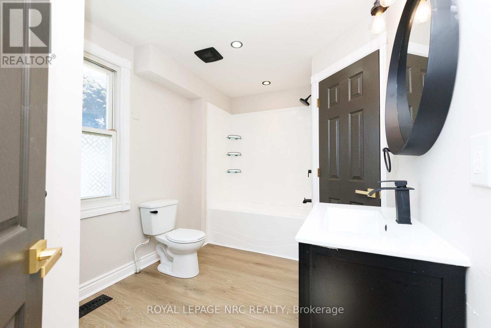 6423 Barker Street, Niagara Falls, Ontario  L2G 1Y6 - Photo 15 - X13510058