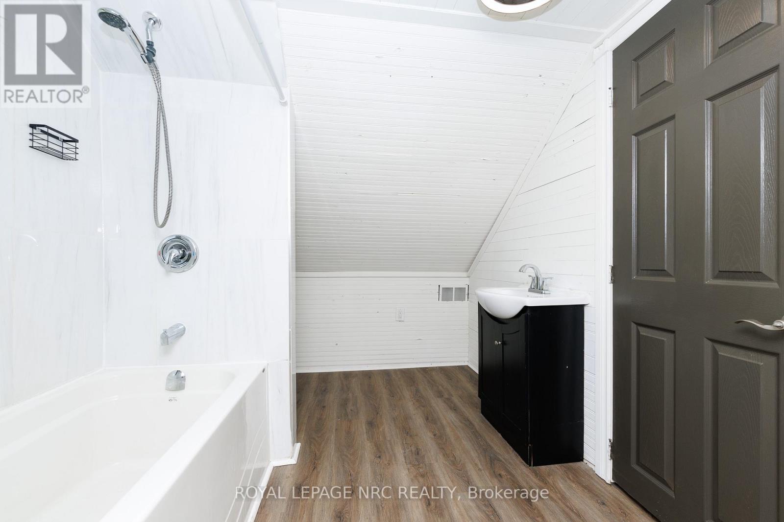 6423 Barker Street, Niagara Falls, Ontario  L2G 1Y6 - Photo 26 - X13510058