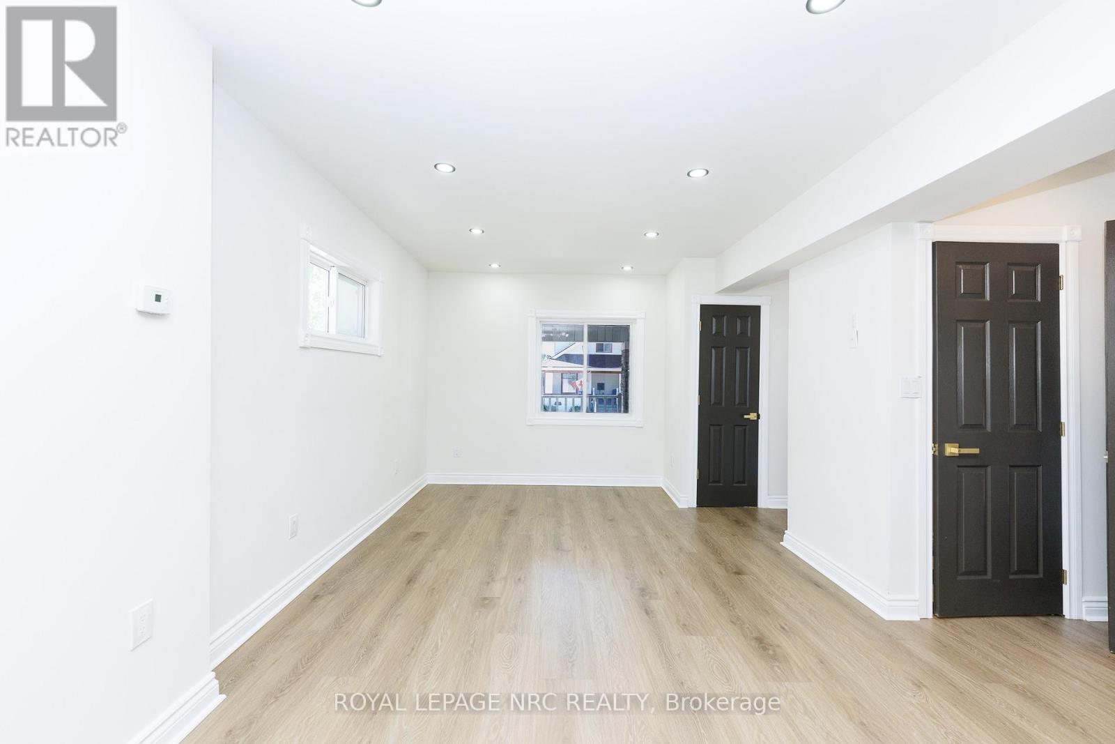 6423 Barker Street, Niagara Falls, Ontario  L2G 1Y6 - Photo 8 - X13510058