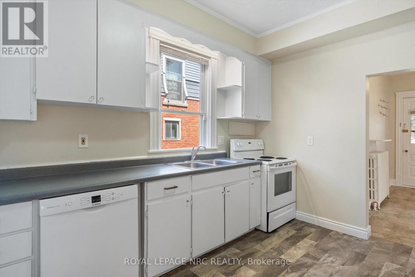 7 Beecher Street, St. Catharines, Ontario  L2R 5S4 - Photo 12 - X13511244