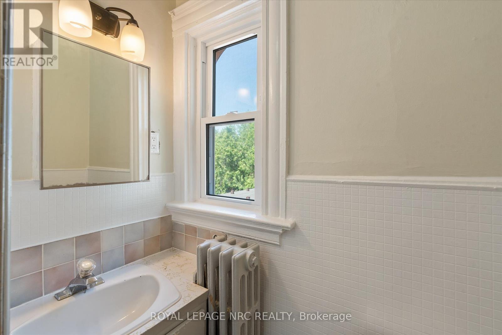 7 Beecher Street, St. Catharines, Ontario  L2R 5S4 - Photo 27 - X13511244